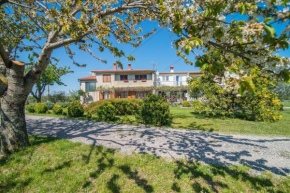 Apartment with Terrace in Filipana